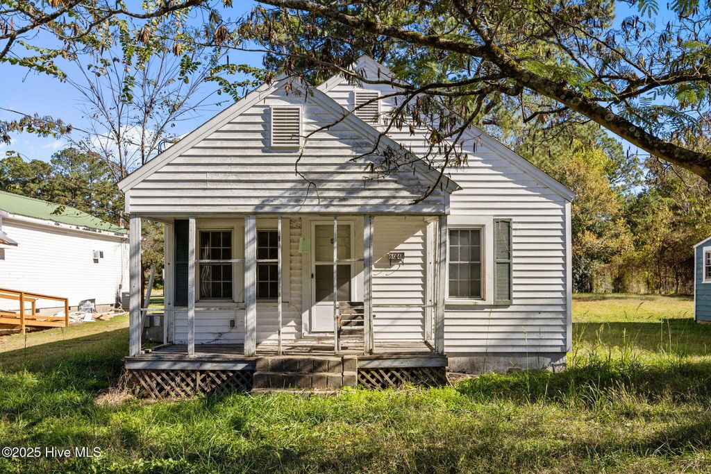 Photo of 604 Wilson St Ext, Plymouth, NC 27962 (MLS # 100537314)