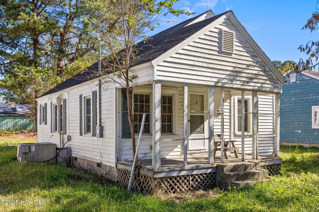 Photo of 604 Wilson St Ext, Plymouth, NC 27962 (MLS # 100537314)