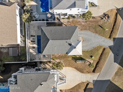 A home in Oak Island