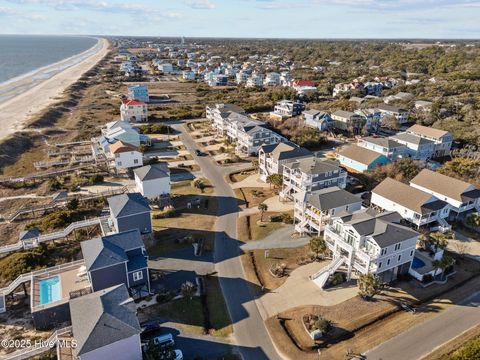 A home in Oak Island