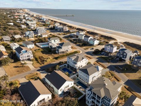 A home in Oak Island