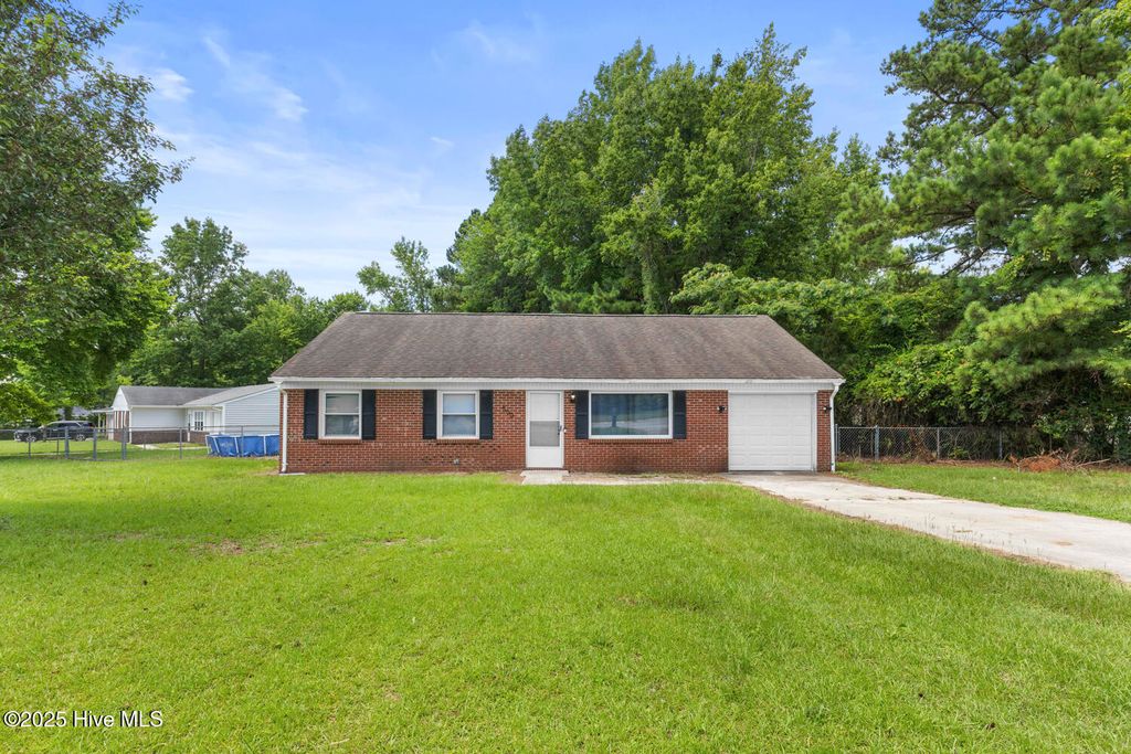 Photo of 500 Thyme Court, Jacksonville, NC 28540 (MLS # 100520144)