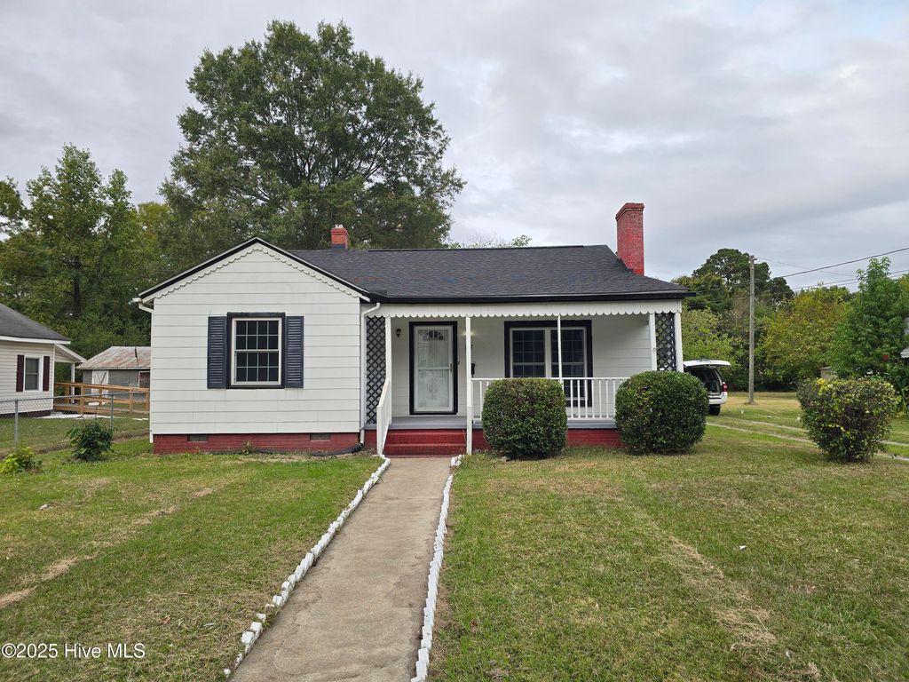Photo of 607 E 9th Street, Scotland Neck, NC 27874 (MLS # 100535660)
