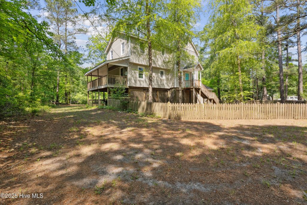 Photo of 975 River Bend Drive, Burgaw, NC 28425 (MLS # 100506543)