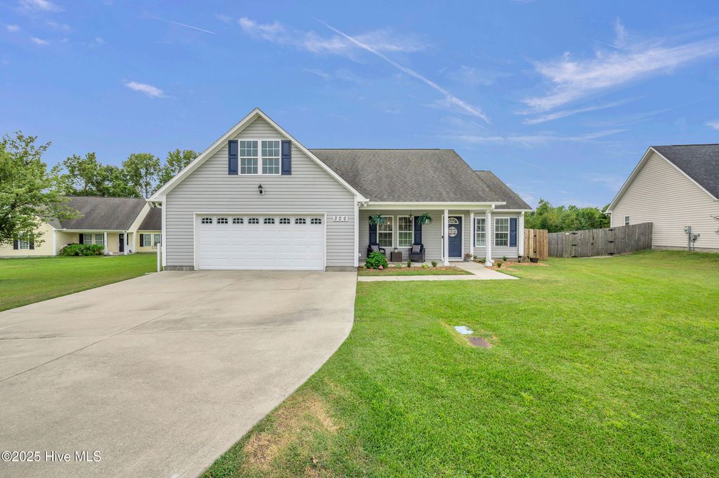 Photo of 306 Otter Creek Court, Richlands, NC 28574 (MLS # 100530247)