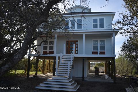 A home in North Topsail Beach