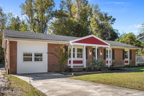 Photo of 304 Sheffield Road, Jacksonville, NC 28546 (MLS # 100543026)