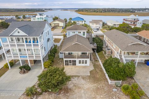 A home in Oak Island