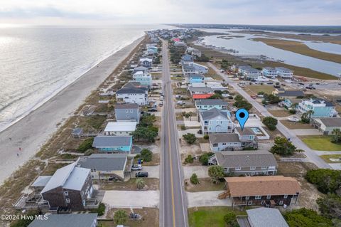 A home in Oak Island