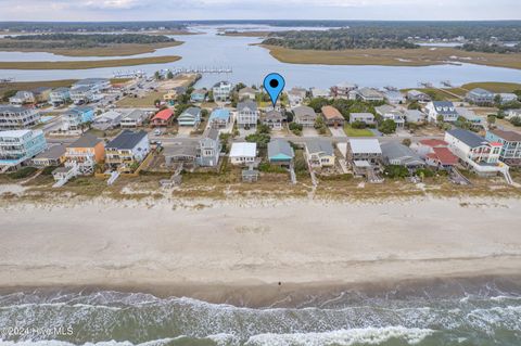 A home in Oak Island