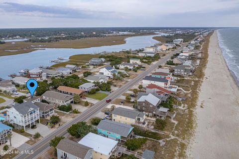 A home in Oak Island