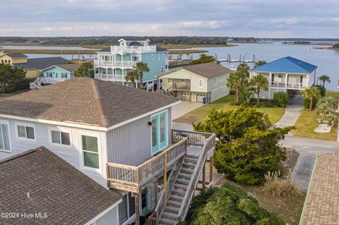 A home in Oak Island