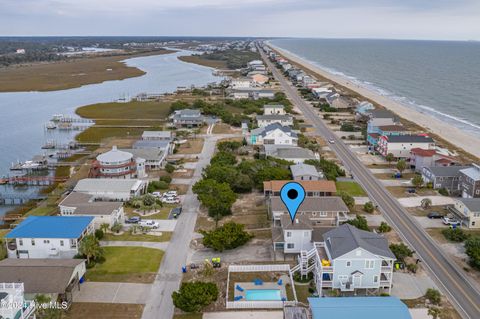 A home in Oak Island