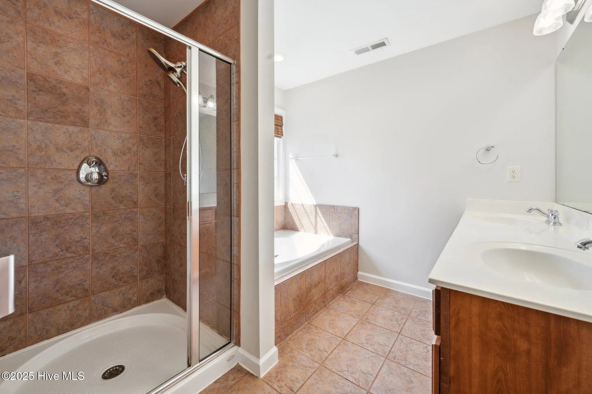 Wilmington, North Carolina 28411, United States, 3 Bedrooms Bedrooms, ,3 BathroomsBathrooms,Residential,Active,137205