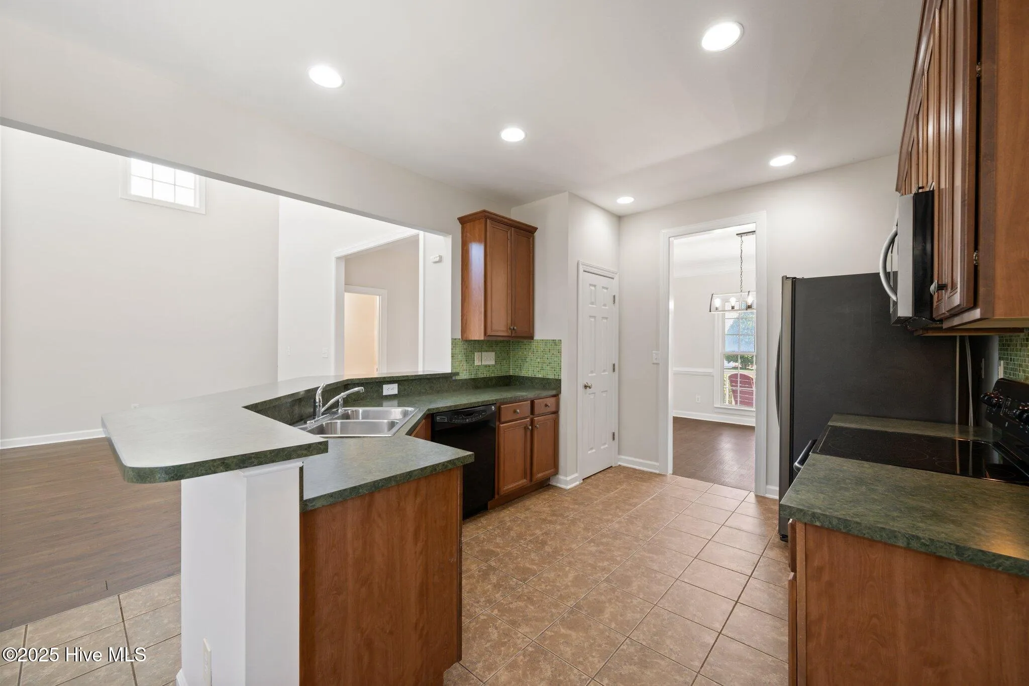 Wilmington, North Carolina 28411, United States, 3 Bedrooms Bedrooms, ,3 BathroomsBathrooms,Residential,Active,137205