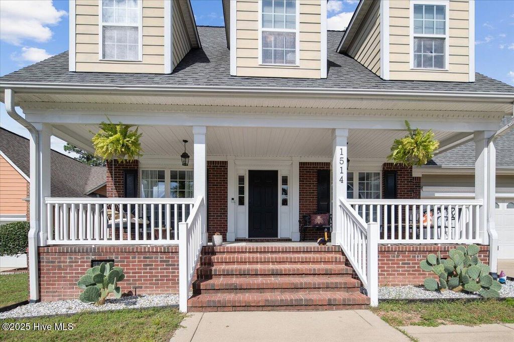 Photo of 1514 Stonewood Drive, Fayetteville, NC 28306 (MLS # 100535398)