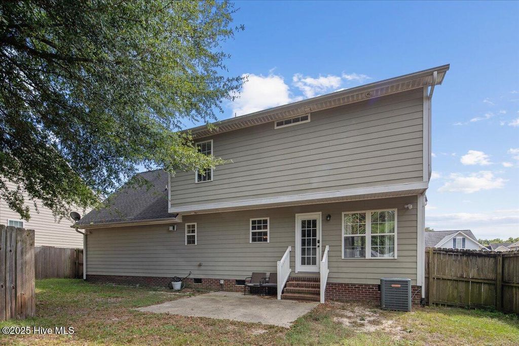 Photo of 1514 Stonewood Drive, Fayetteville, NC 28306 (MLS # 100535398)