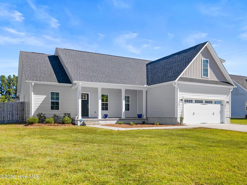 Photo of 202 Pembury Way, Richlands, NC 28574 (MLS # 100537104)