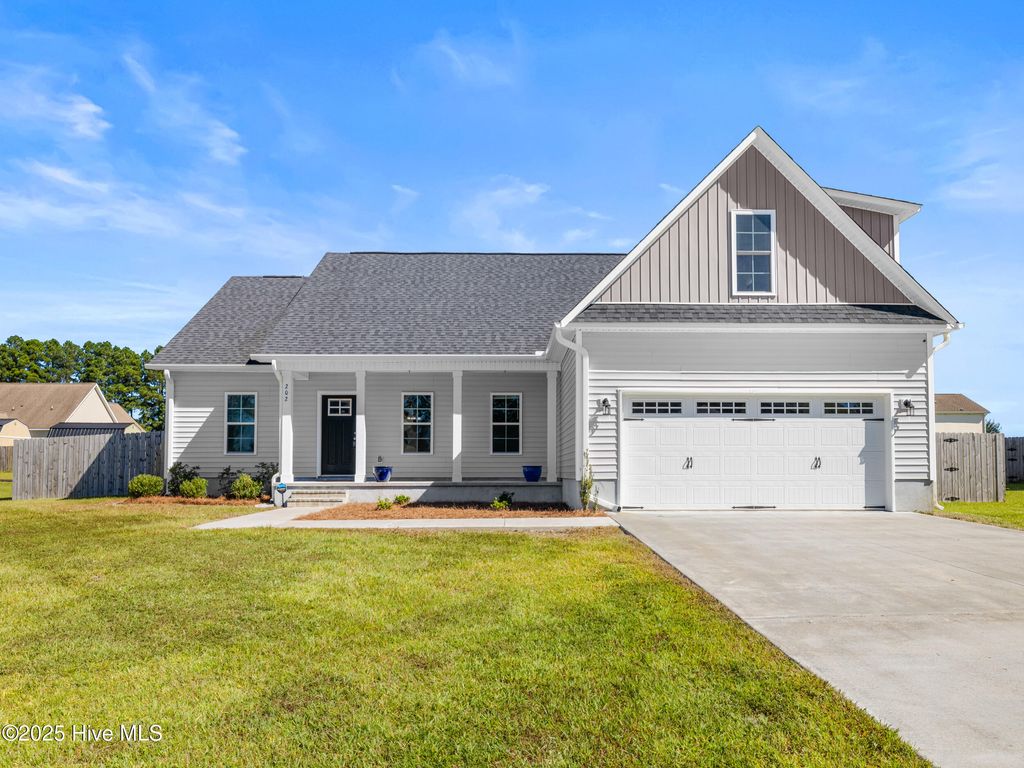 Photo of 202 Pembury Way, Richlands, NC 28574 (MLS # 100537104)