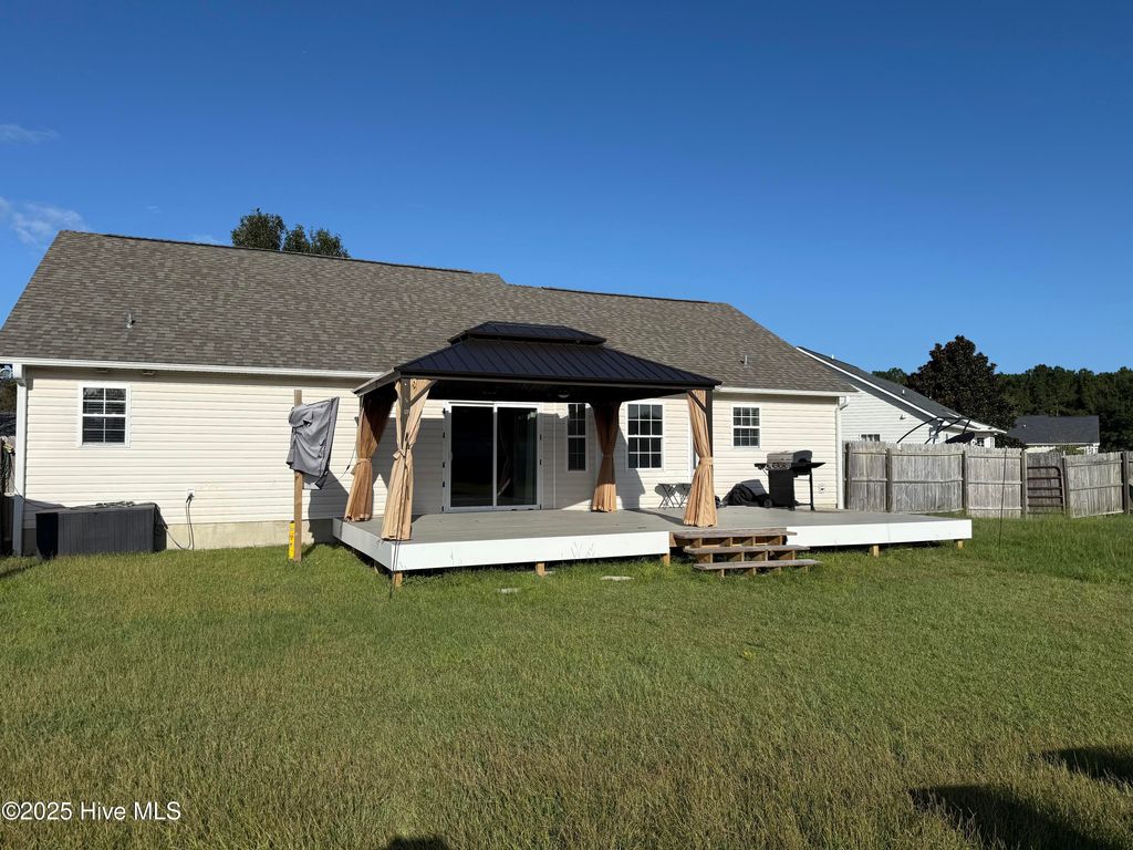 Photo of 605 Bridle Court, Swansboro, NC 28584 (MLS # 100532441)