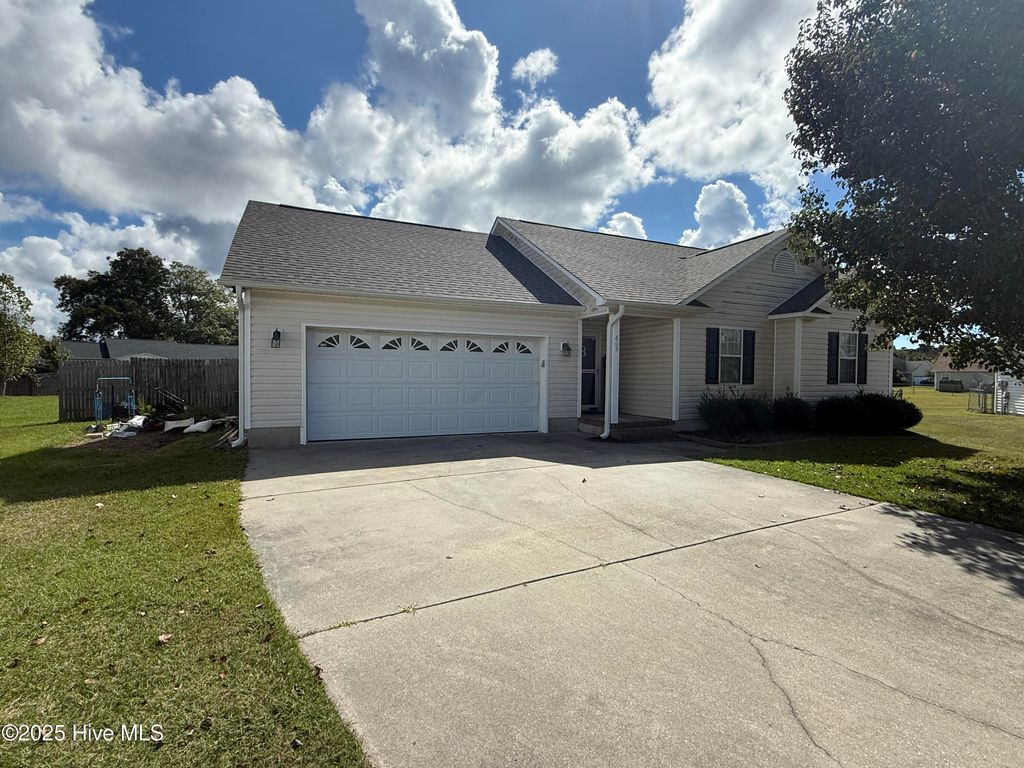 Photo of 605 Bridle Court, Swansboro, NC 28584 (MLS # 100532441)