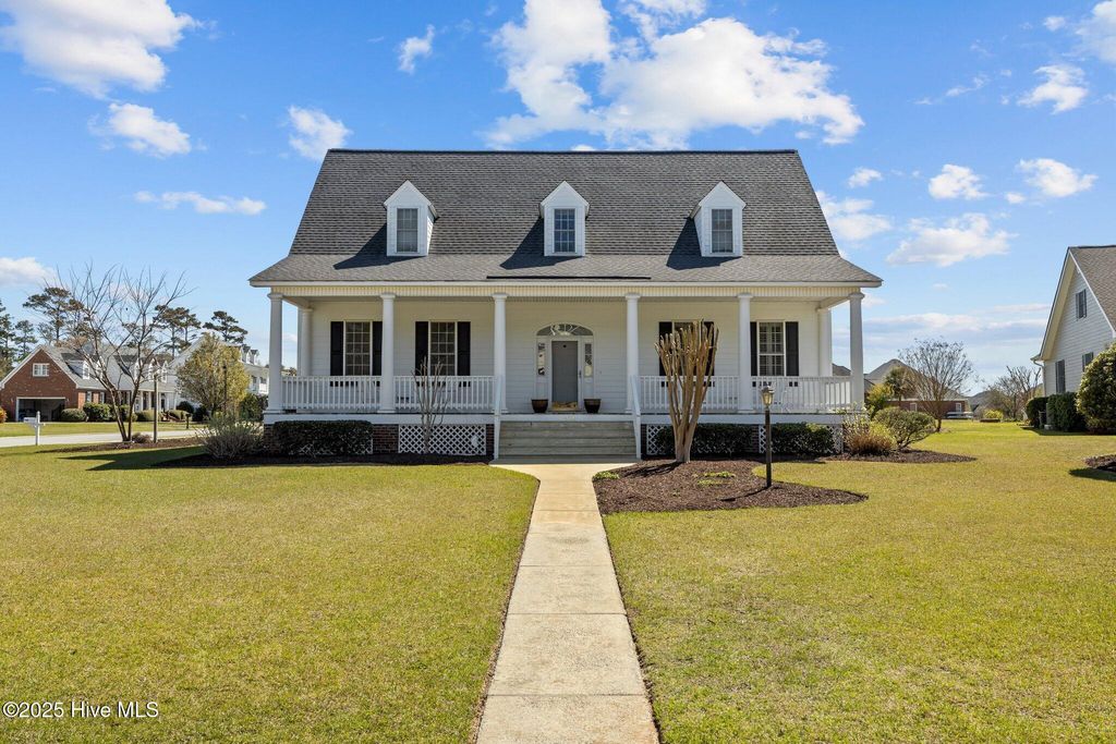 Photo of 108 Phillips Landing Drive, Morehead City, NC 28557 (MLS # 100500148)