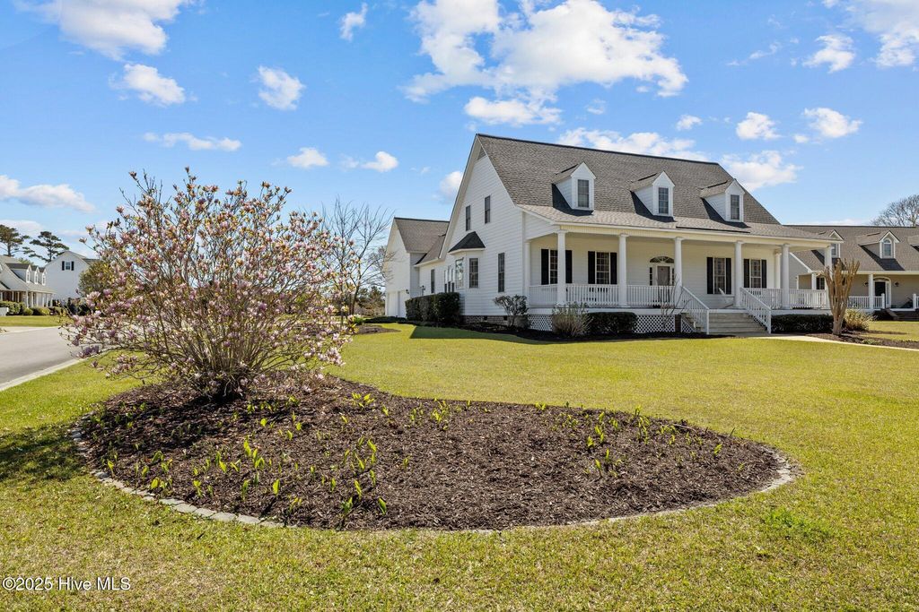 Photo of 108 Phillips Landing Drive, Morehead City, NC 28557 (MLS # 100500148)
