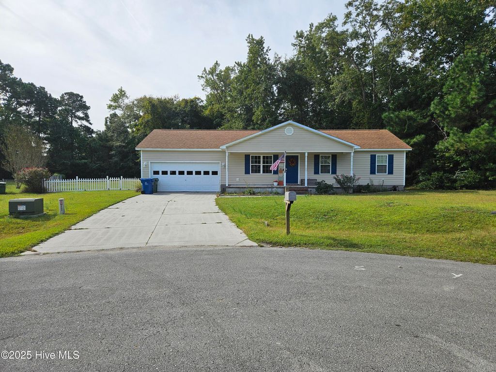 Photo of 605 Fallow Court, Sneads Ferry, NC 28460 (MLS # 100542993)