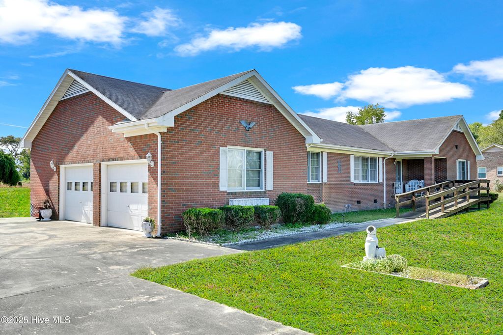 Photo of 1960 Ewards Fork Road, Scotland Neck, NC 27874 (MLS # 100535260)