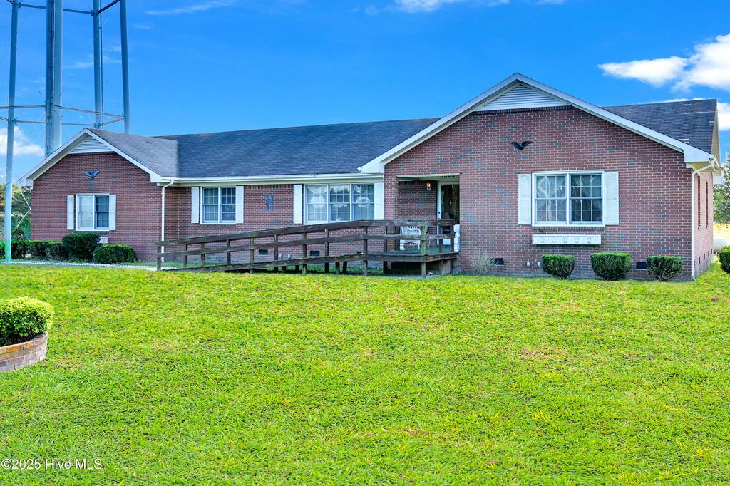 Photo of 1960 Ewards Fork Road, Scotland Neck, NC 27874 (MLS # 100535260)