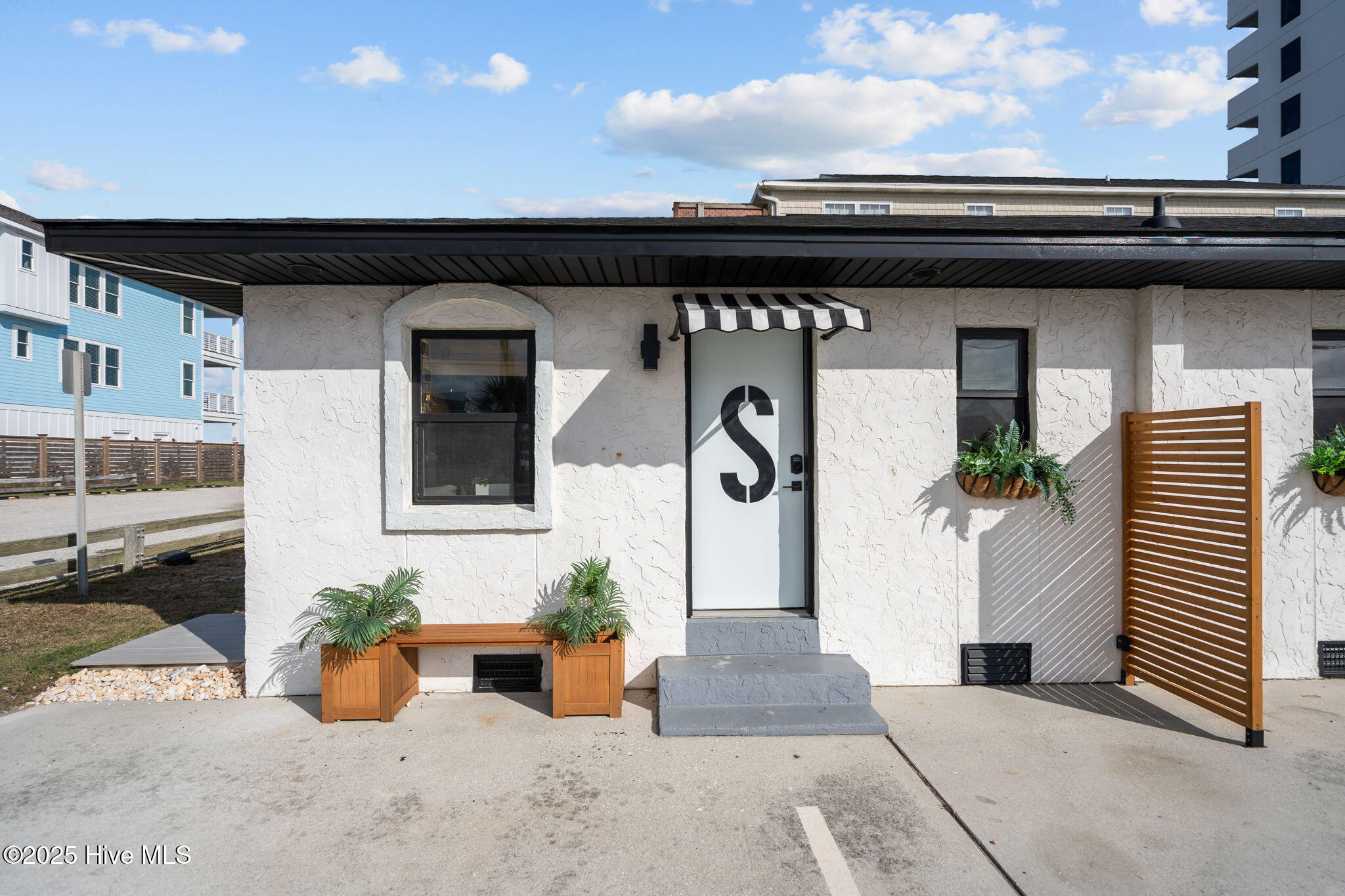 1603 Lake Park Boulevard S