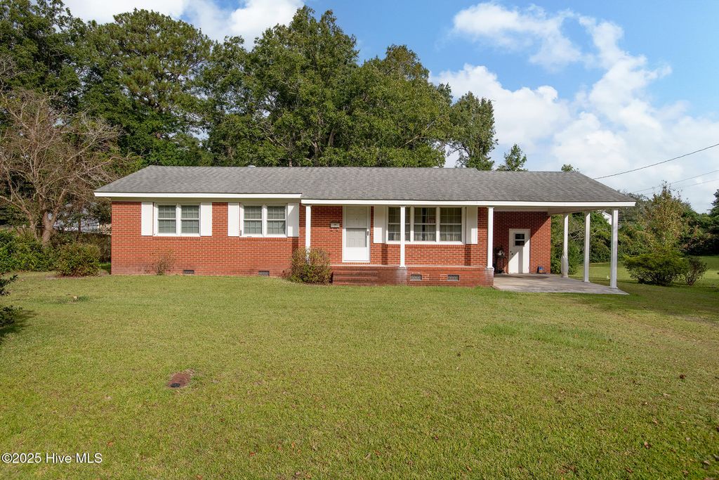 Photo of 114 Vine Street, Havelock, NC 28532 (MLS # 100535466)