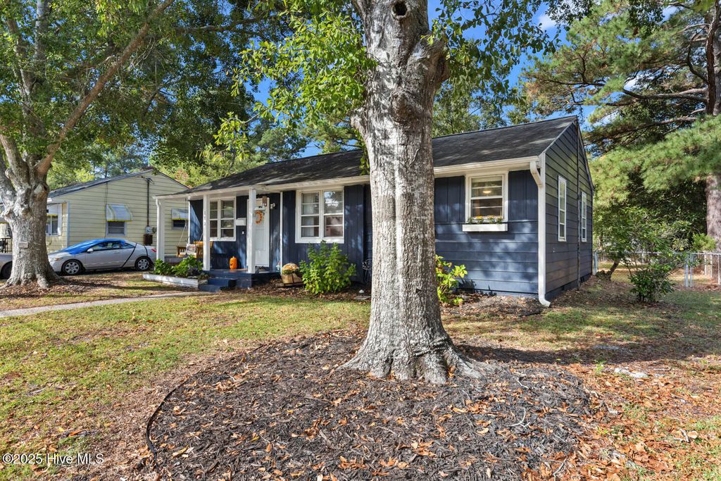 Photo of 113 Bryan Street, Jacksonville, NC 28540 (MLS # 100535338)