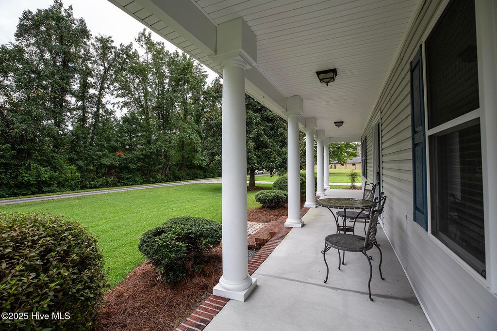 Photo of 95 Aviator Lane, Burgaw, NC 28425 (MLS # 100526494)