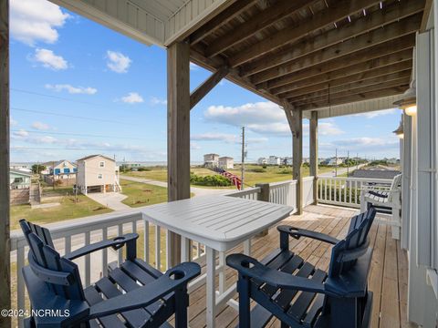 A home in North Topsail Beach