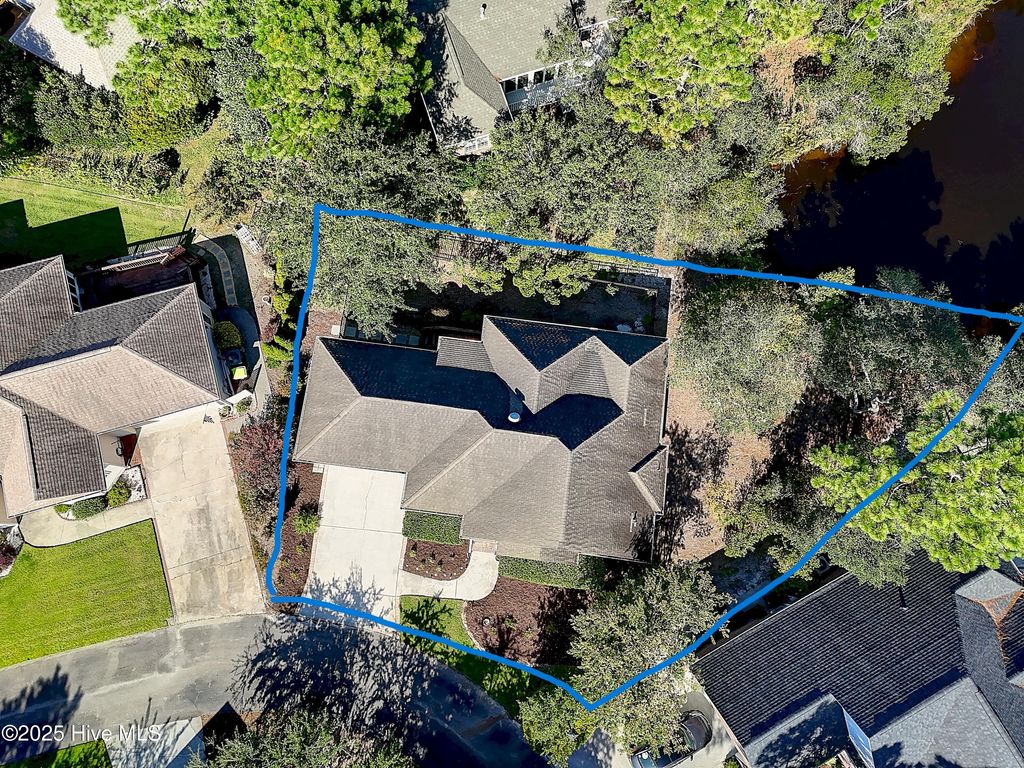 Photo of 4138 Churchill Circle SE, Southport, NC 28461 (MLS # 100529160)