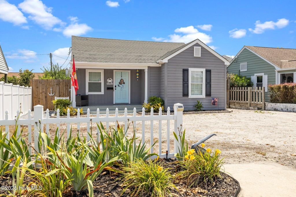 Photo of 3111 Arendell Street, Morehead City, NC 28557 (MLS # 100515496)