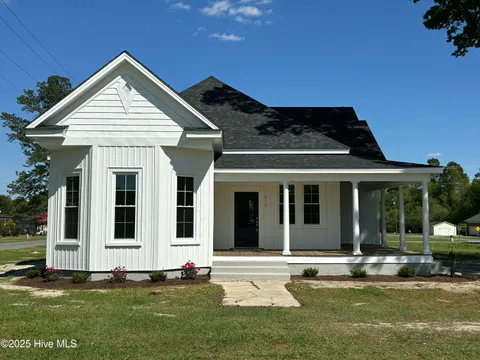 MLS: 100501953