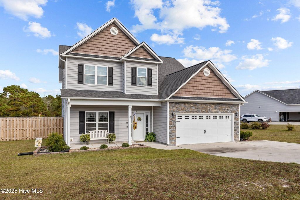 Photo of 404 Inverness Drive, Hubert, NC 28539 (MLS # 100528943)