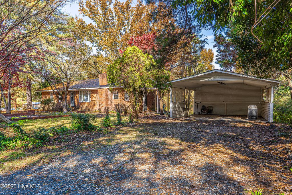 Photo of 806 Currie Street, Carthage, NC 28327 (MLS # 100544120)