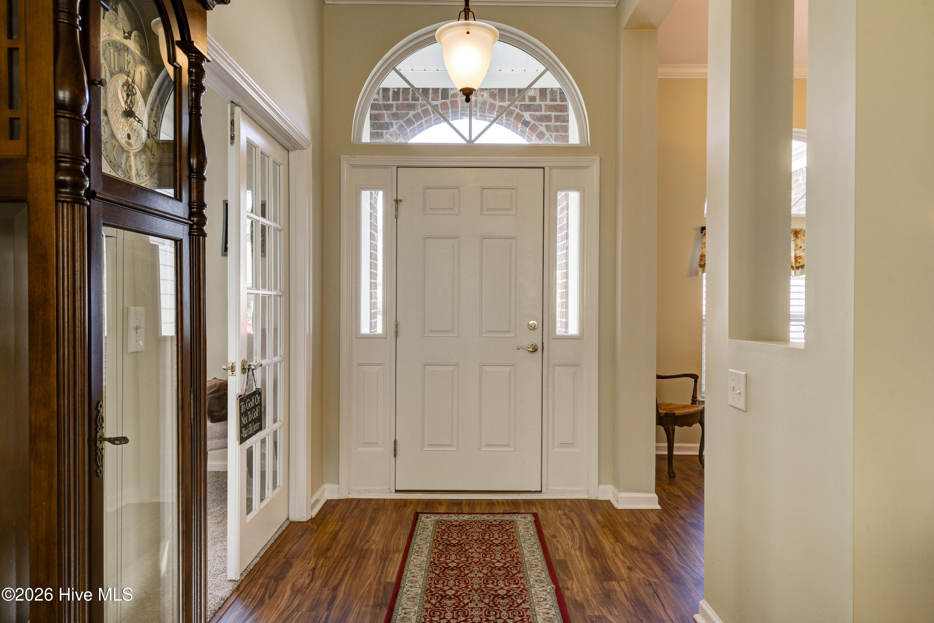 643 Meadowbrook Lane NW