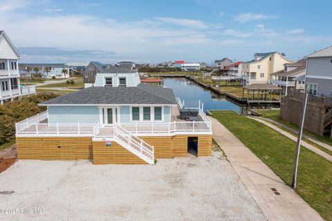 A home in North Topsail Beach