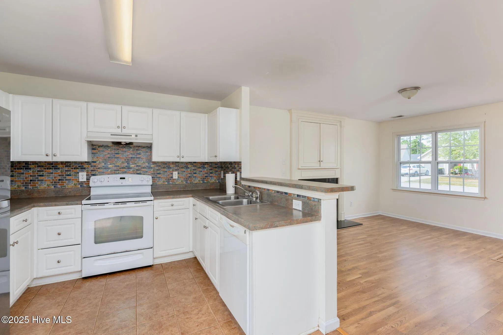 Leland, North Carolina 28451, United States, 3 Bedrooms Bedrooms, ,2 BathroomsBathrooms,Residential,Active,170222