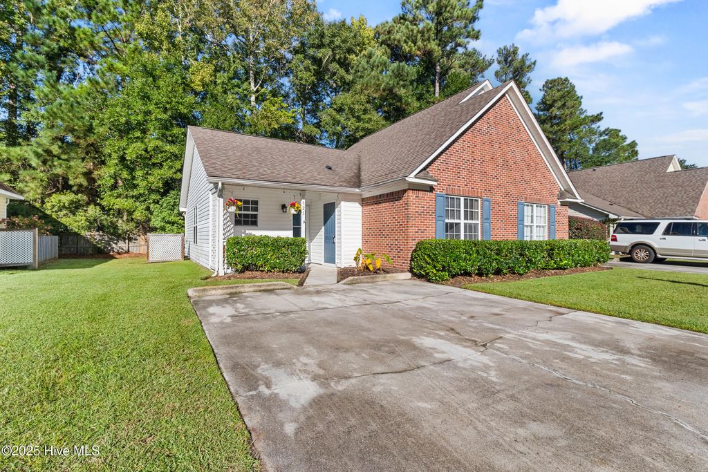 Photo of 325 Saint Rosea Drive, Wilmington, NC 28405 (MLS # 100534993)
