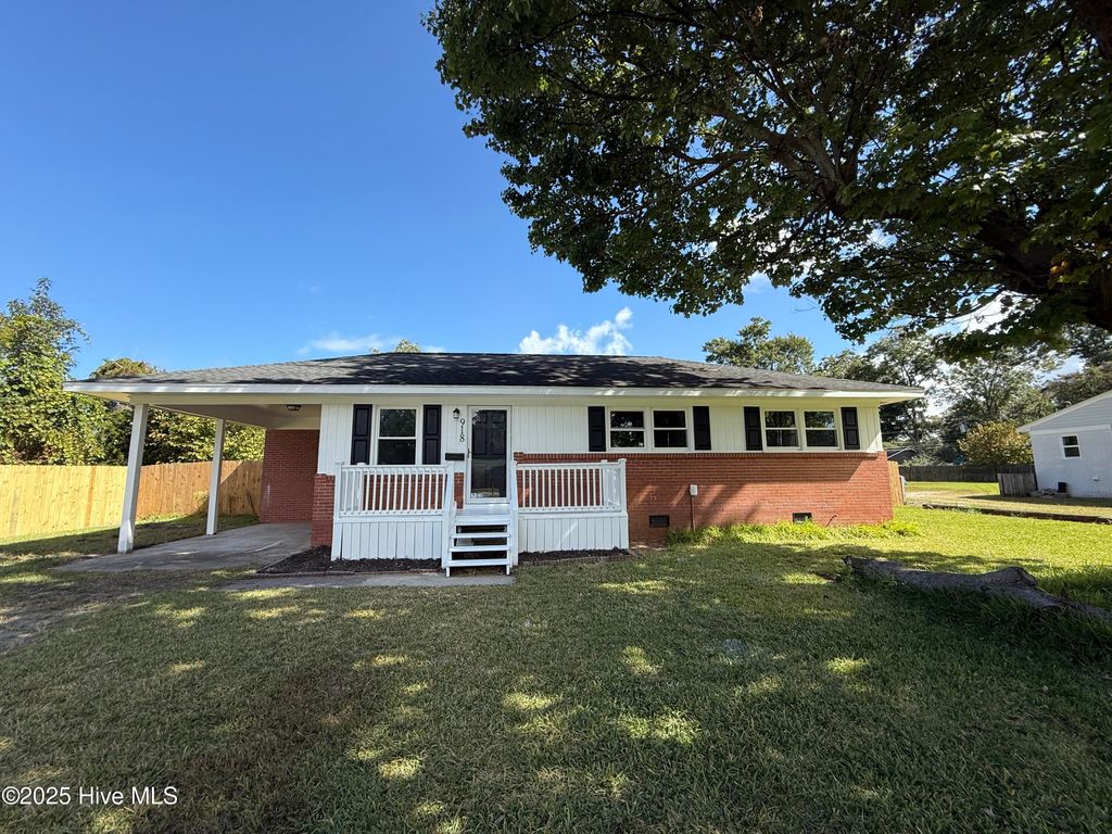 Photo of 918 Greenfield Heights Boulevard, Havelock, NC 28532 (MLS # 100535718)