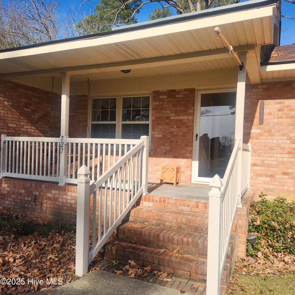 Photo of 727 Fairlane Drive, Grifton, NC 28530 (MLS # 100543584)