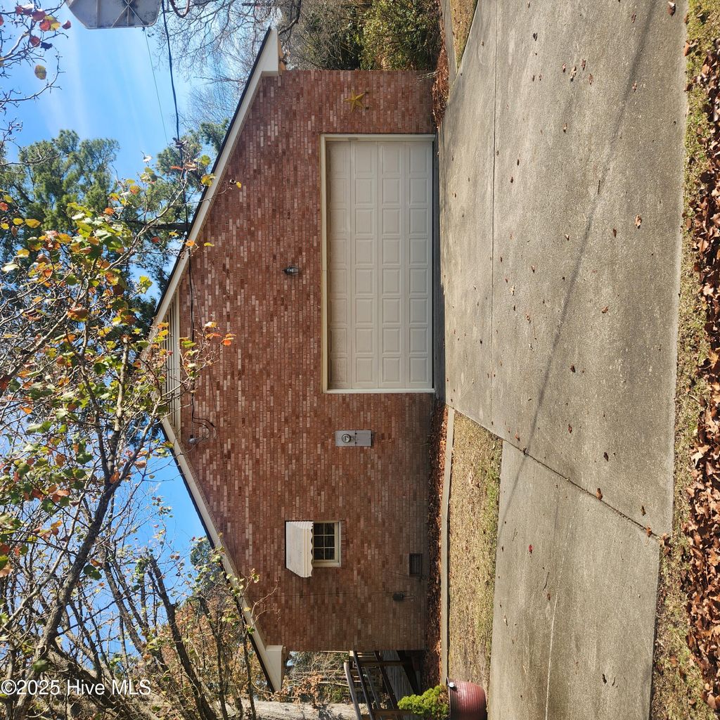 Photo of 727 Fairlane Drive, Grifton, NC 28530 (MLS # 100543584)