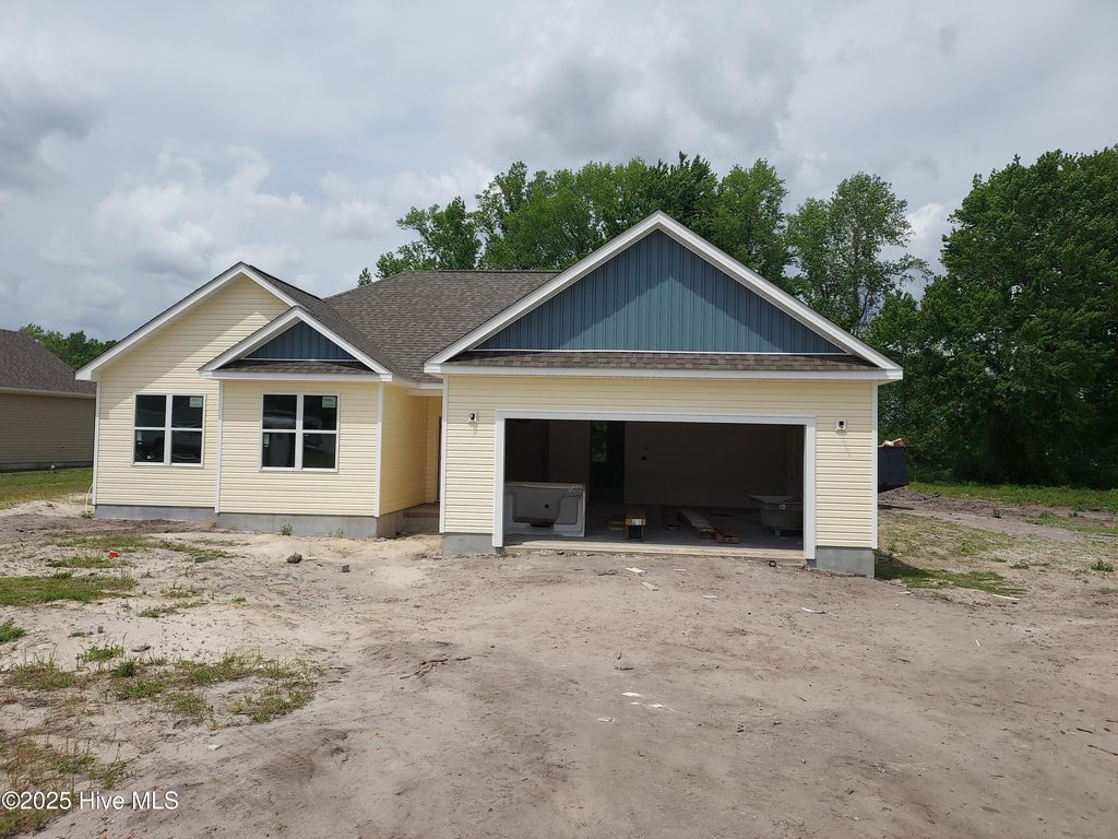 Photo of 663 Bright Harvest Drive, Maysville, NC 28555 (MLS # 100497598)