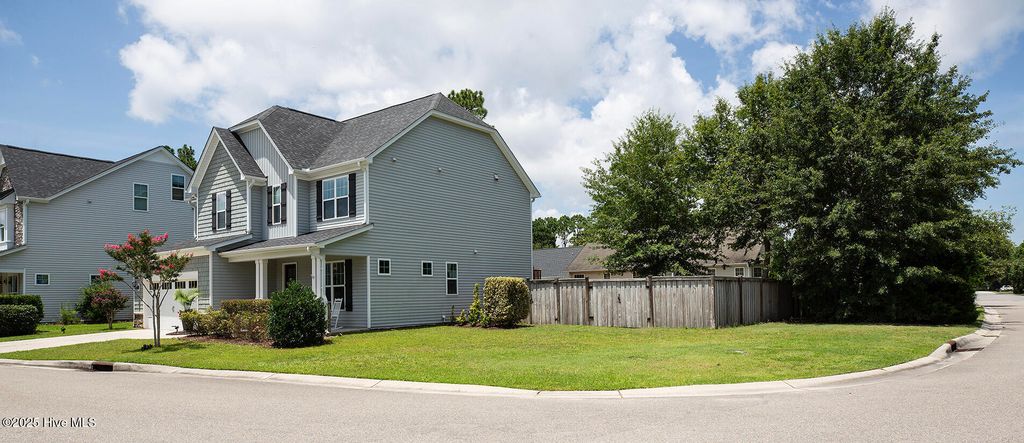 Photo of 5028 Laurenbridge Lane, Wilmington, NC 28409 (MLS # 100517824)