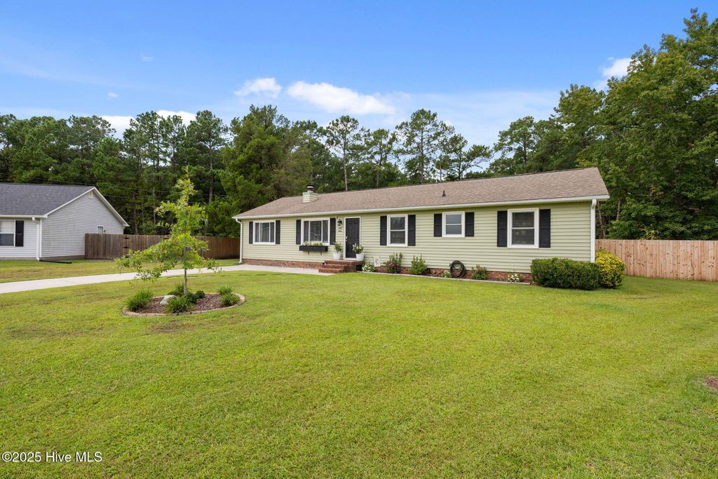 Photo of 108 Poplar Road, Havelock, NC 28532 (MLS # 100529938)